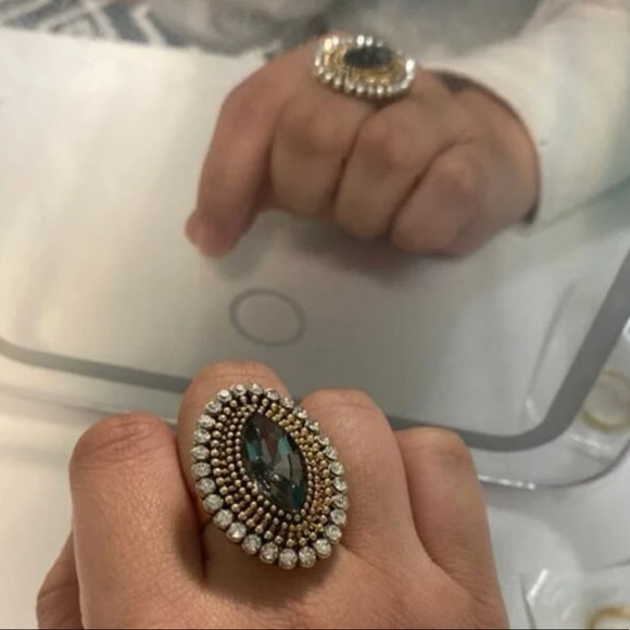 Party Ring - Picture 3 of 7